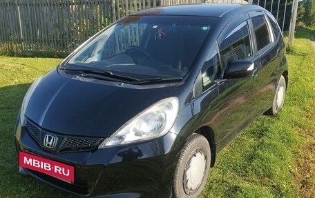 Honda Fit III, 2011 год, 830 000 рублей, 2 фотография