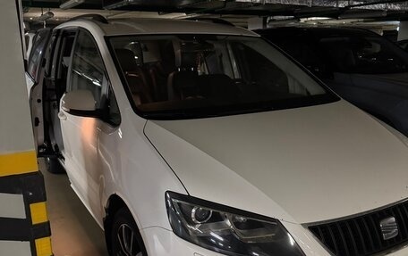 SEAT Alhambra II рестайлинг, 2014 год, 2 450 000 рублей, 1 фотография