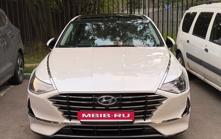 Hyundai Sonata VIII, 2019 год, 2 550 000 рублей, 2 фотография