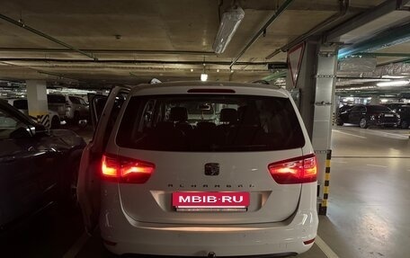 SEAT Alhambra II рестайлинг, 2014 год, 2 450 000 рублей, 4 фотография