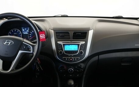 Hyundai Solaris II рестайлинг, 2012 год, 677 000 рублей, 5 фотография