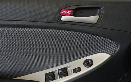 Hyundai Solaris II рестайлинг, 2012 год, 677 000 рублей, 10 фотография