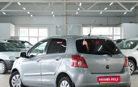 Toyota Yaris III рестайлинг, 2007 год, 639 000 рублей, 5 фотография