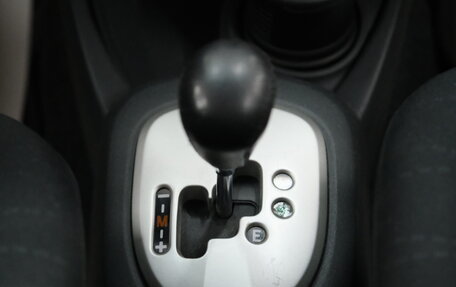 Toyota Yaris III рестайлинг, 2007 год, 639 000 рублей, 19 фотография