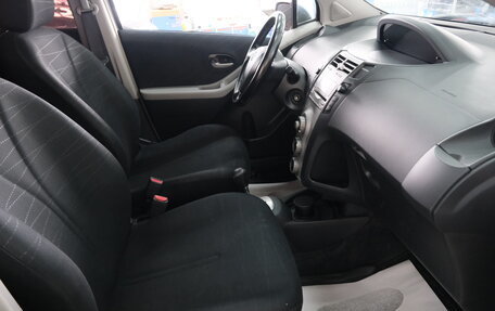 Toyota Yaris III рестайлинг, 2007 год, 639 000 рублей, 22 фотография