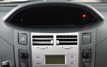 Toyota Yaris III рестайлинг, 2007 год, 639 000 рублей, 17 фотография