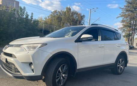 Toyota RAV4, 2016 год, 2 100 000 рублей, 2 фотография