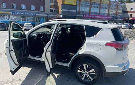 Toyota RAV4, 2016 год, 2 100 000 рублей, 5 фотография