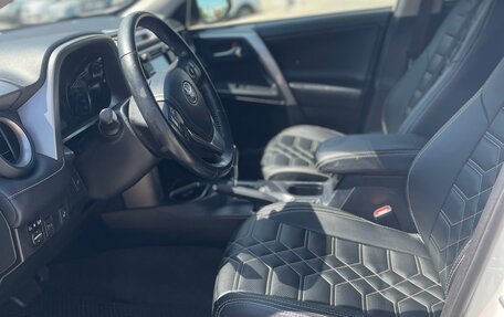 Toyota RAV4, 2016 год, 2 100 000 рублей, 10 фотография