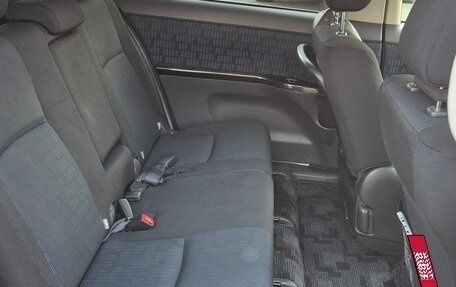 Toyota ISis I, 2014 год, 1 600 000 рублей, 14 фотография