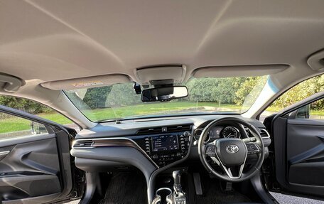 Toyota Camry, 2017 год, 2 990 000 рублей, 10 фотография