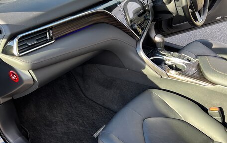 Toyota Camry, 2017 год, 2 990 000 рублей, 11 фотография