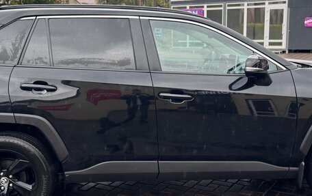 Toyota RAV4, 2021 год, 3 800 000 рублей, 3 фотография
