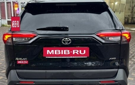 Toyota RAV4, 2021 год, 3 800 000 рублей, 5 фотография