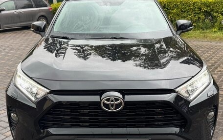 Toyota RAV4, 2021 год, 3 800 000 рублей, 2 фотография