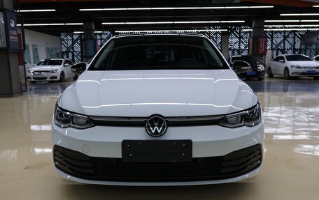 Volkswagen Golf VIII, 2022 год, 1 890 000 рублей, 2 фотография