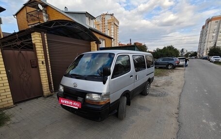 Toyota HiAce H100, 1989 год, 750 000 рублей, 4 фотография