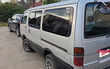 Toyota HiAce H100, 1989 год, 750 000 рублей, 9 фотография