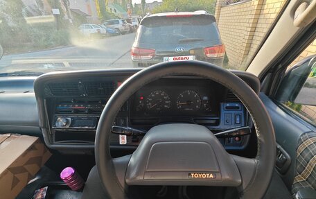 Toyota HiAce H100, 1989 год, 750 000 рублей, 11 фотография