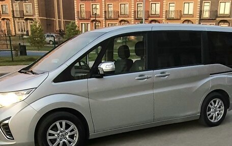 Honda Stepwgn IV, 2017 год, 1 849 000 рублей, 5 фотография
