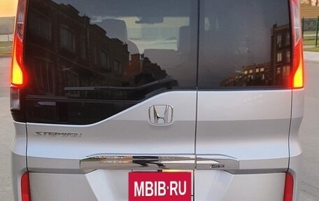Honda Stepwgn IV, 2017 год, 1 849 000 рублей, 4 фотография