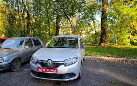 Renault Logan II, 2014 год, 800 000 рублей, 3 фотография