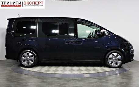 Hyundai Staria, 2022 год, 5 420 000 рублей, 4 фотография