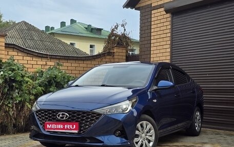 Hyundai Solaris II рестайлинг, 2022 год, 1 350 000 рублей, 1 фотография