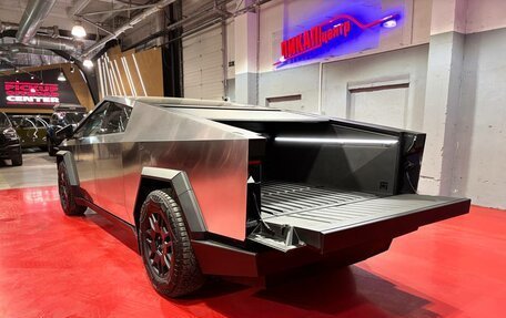 Tesla Cybertruck, 2024 год, 18 000 000 рублей, 5 фотография