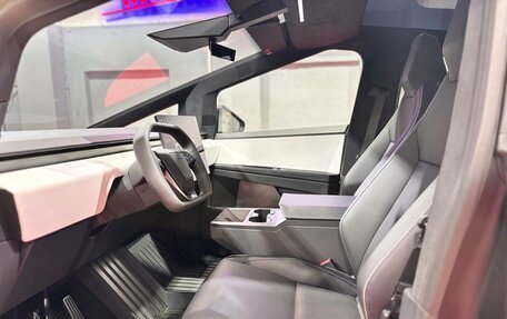 Tesla Cybertruck, 2024 год, 18 000 000 рублей, 10 фотография