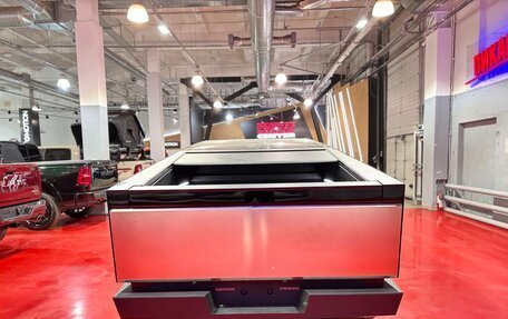 Tesla Cybertruck, 2024 год, 18 000 000 рублей, 7 фотография