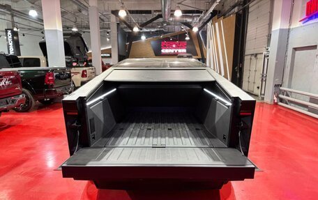 Tesla Cybertruck, 2024 год, 18 000 000 рублей, 8 фотография