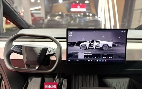 Tesla Cybertruck, 2024 год, 18 000 000 рублей, 11 фотография