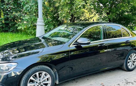 Mercedes-Benz E-Класс, 2020 год, 2 500 000 рублей, 6 фотография