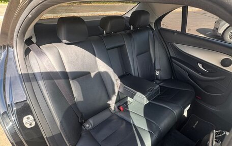 Mercedes-Benz E-Класс, 2020 год, 2 500 000 рублей, 9 фотография