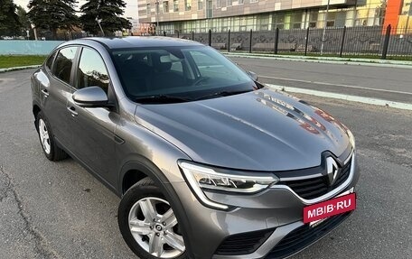 Renault Arkana I, 2020 год, 1 690 000 рублей, 2 фотография