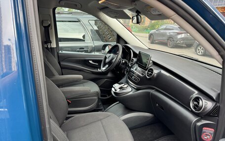 Mercedes-Benz V-Класс, 2016 год, 2 800 000 рублей, 29 фотография