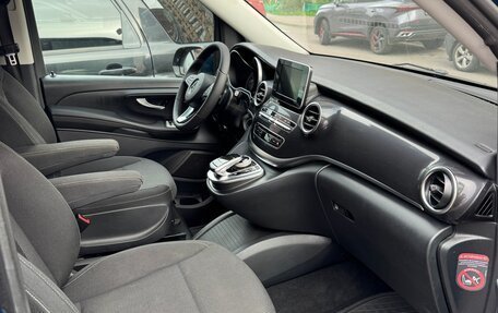 Mercedes-Benz V-Класс, 2016 год, 2 800 000 рублей, 30 фотография