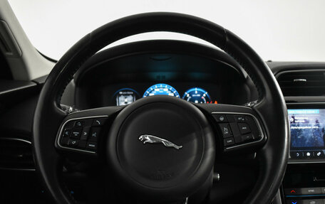 Jaguar F-Pace, 2016 год, 2 390 000 рублей, 18 фотография