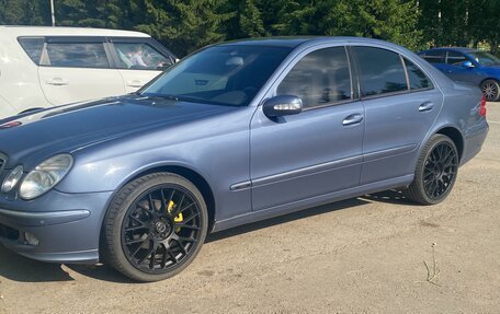 Mercedes-Benz E-Класс, 2004 год, 580 000 рублей, 2 фотография