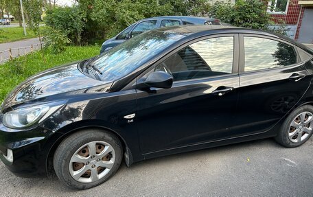 Hyundai Solaris II рестайлинг, 2011 год, 780 000 рублей, 2 фотография