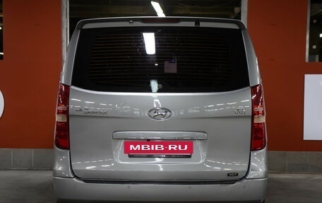 Hyundai Grand Starex Grand Starex I рестайлинг 2, 2011 год, 1 398 000 рублей, 6 фотография