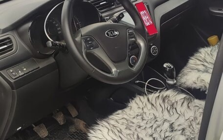 KIA Rio III рестайлинг, 2017 год, 900 000 рублей, 2 фотография