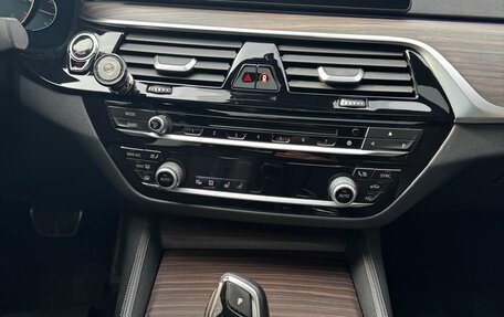 BMW 5 серия, 2017 год, 3 100 000 рублей, 13 фотография