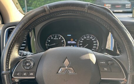 Mitsubishi Outlander III рестайлинг 3, 2020 год, 2 650 000 рублей, 9 фотография
