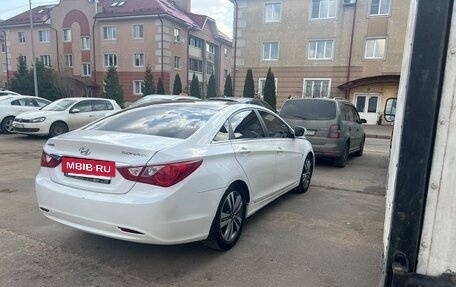 Hyundai Sonata VI, 2012 год, 1 050 000 рублей, 2 фотография