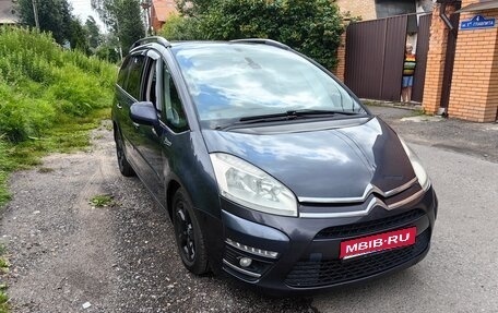 Citroen C4 Picasso II рестайлинг, 2011 год, 600 000 рублей, 1 фотография