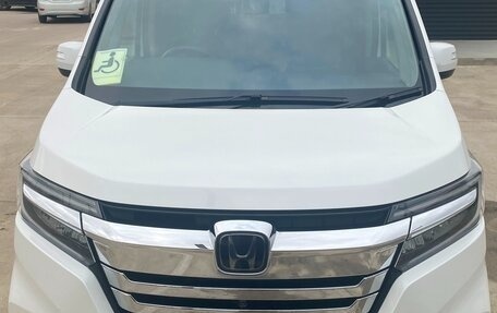 Honda Stepwgn IV, 2017 год, 2 700 000 рублей, 1 фотография