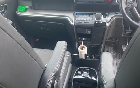 Honda Stepwgn IV, 2017 год, 2 700 000 рублей, 17 фотография