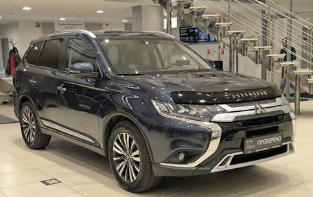 Mitsubishi Outlander III рестайлинг 3, 2020 год, 2 540 000 рублей, 7 фотография